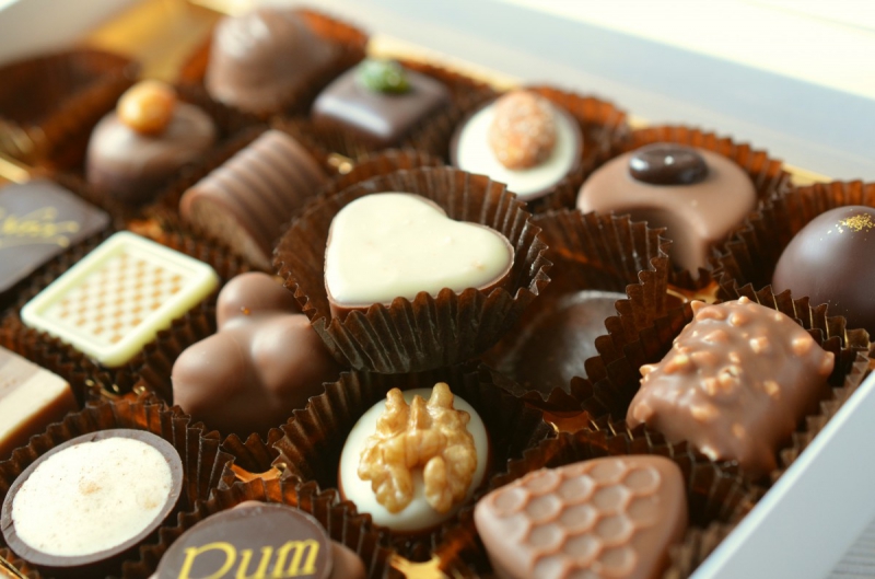 chocolaterie-PEYMEINADE-min_chocolates_food_candy_calories_nibble_chocolate_heart-782043